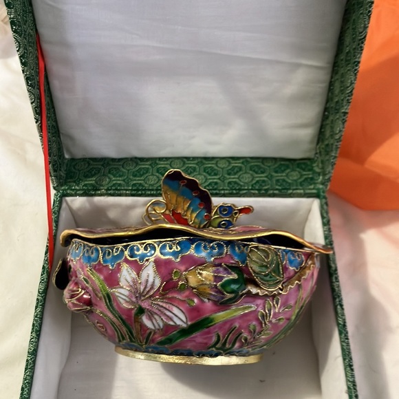 Cloisonné of Oriental Treasures by D.S.Starr - Picture 4 of 6